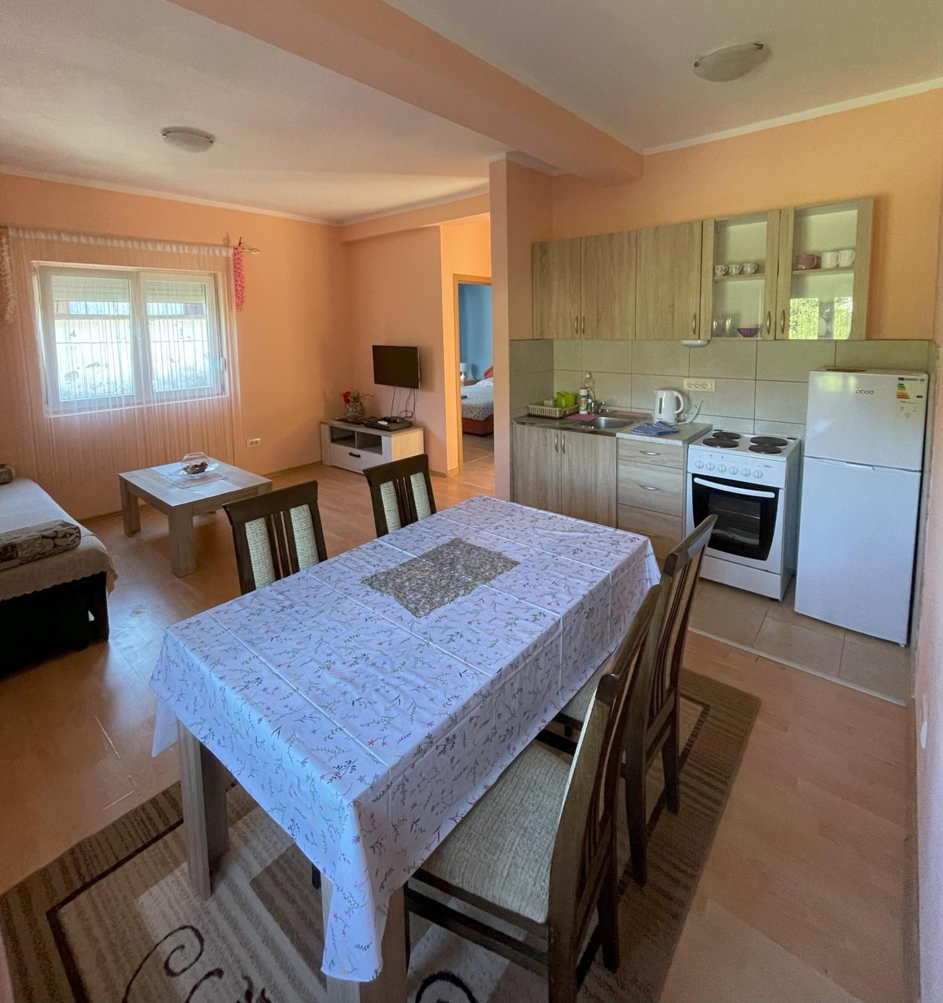 Apartments Simic Kamenari Εξωτερικό φωτογραφία