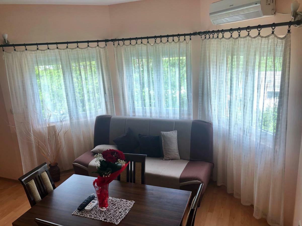 Apartments Simic Kamenari Εξωτερικό φωτογραφία