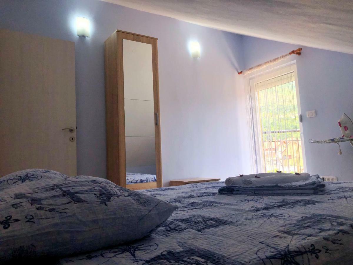 Apartments Simic Kamenari Εξωτερικό φωτογραφία